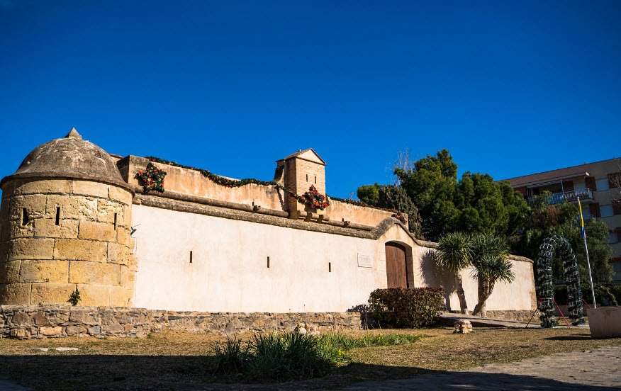 Ruinas del Castillo árabe de Bezmiliana, Spain